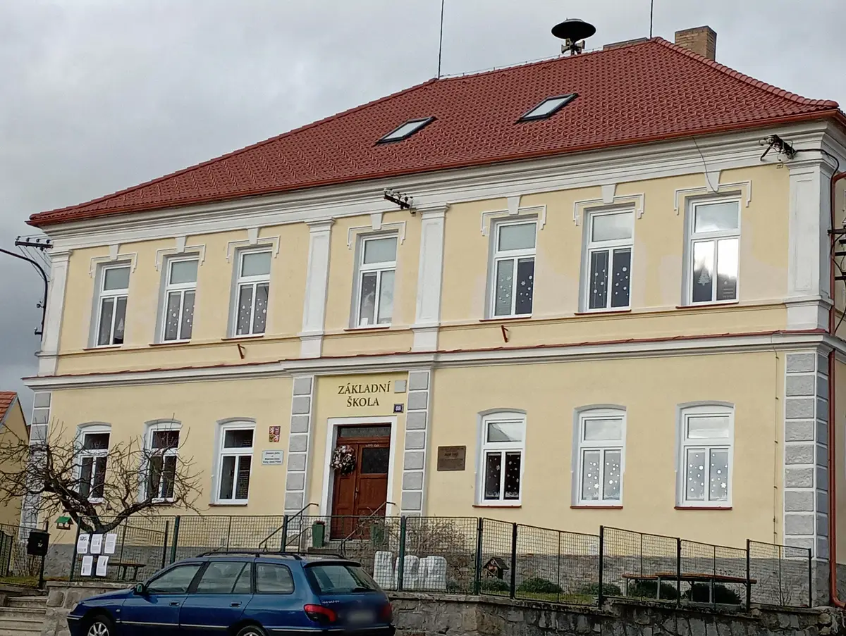 Základní škola a Mateřská škola Kluky